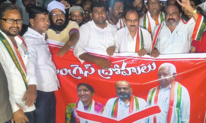  Protest Flames In Adilabad District Congress Details, Kandhi Srinivas Reddy , Ad-TeluguStop.com
