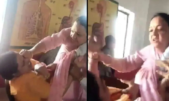  The Video Of The Principal Beating The Teacher To Death For Coming Late To Schoo-TeluguStop.com