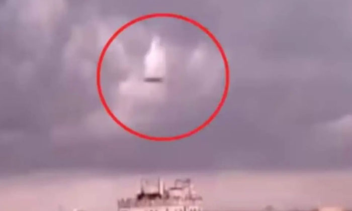  A Ufo Caught On Camera Roaming In That Part Of India, Unidentified Flying Objec-TeluguStop.com