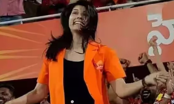  Viral Video Kavya Danced With Joy, Rajasthan Fans In Grief, Ipl 2024, Srh, Rr, K-TeluguStop.com