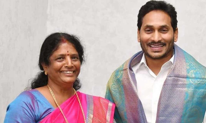  Ys Jagan Has Announced A Bumper Offer To Pithapuram Ycp Candidate Vanga Geeta ,-TeluguStop.com