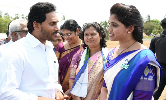 Telugu Anchor Shyamala, Ap Assembly, Janasena, Pawan Kalyan, Pawankalyan, Pitapu