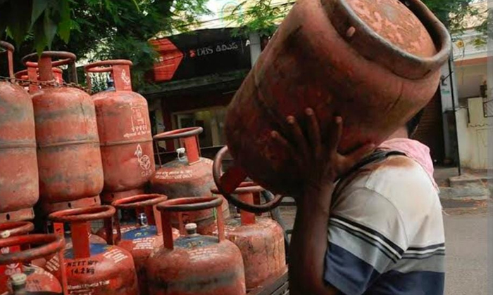  Exploitation Of Chandur Gas Agencies, Exploitation ,chandur Gas Agencies, Nalgon-TeluguStop.com