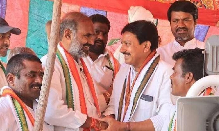  Former Sarpanch To Join The Congress In Rajanna Sircilla District, Former Sarpan-TeluguStop.com