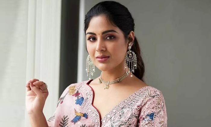  Samyuktha Reveals Act In Telugu Is Tough When Compared To Malayalam Details, Sam-TeluguStop.com