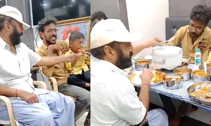  Balakrishna Had Lunch With His Viral Video Details, Balakrishna, Movie Shooting,-TeluguStop.com