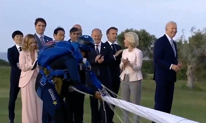  Biden Wanders Away At G7 Summit Before Being Pulled Back By Italian Pm Video Vi-TeluguStop.com