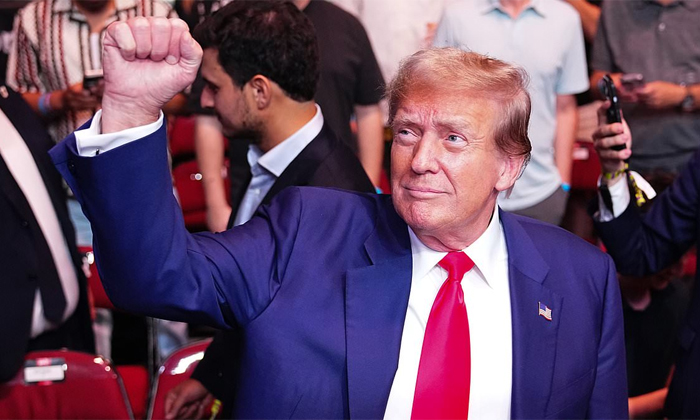  Ex Us President Donald Trump Greeted With Standing Ovation Massive Cheers At Ufc-TeluguStop.com