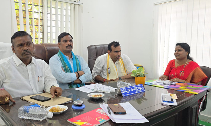  Mp And Mla Attended The Municipal Meeting For The First Time , Mp And Mla Attend-TeluguStop.com