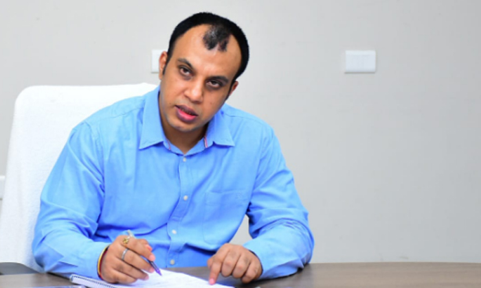  Medical Staff Should Follow Time Regime District Collector Sandeep Kumar Jha, Me-TeluguStop.com