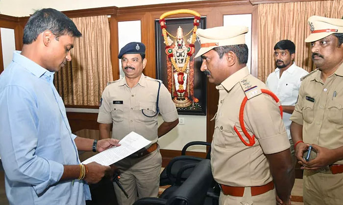  Mithun Reddy Fire On House Arrest, Mithun Reddy , Punganuru, Tdp, Ysrcp, Chall-TeluguStop.com