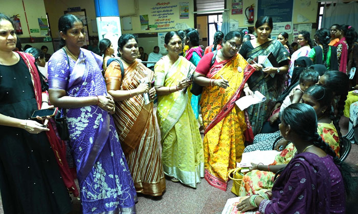  Problems Should Be Solved In District Hospital: Paladugu Prabhavathi , Paladugu-TeluguStop.com