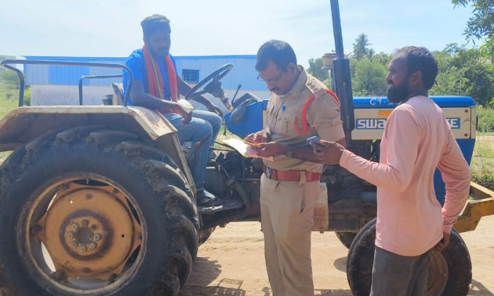  Police Whip Against Those Involved In Illegal Transport Of Sand District Sp Akhi-TeluguStop.com