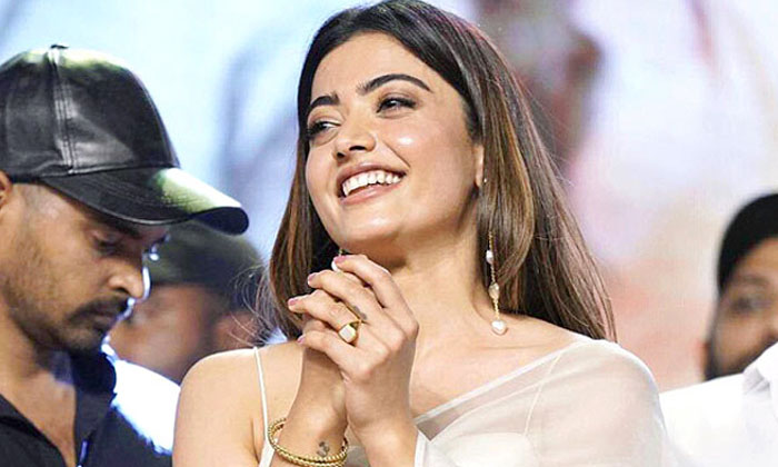  Rashmika Counter To Netizen Post About Gents ,rashmika ,support Gents , Animal,-TeluguStop.com