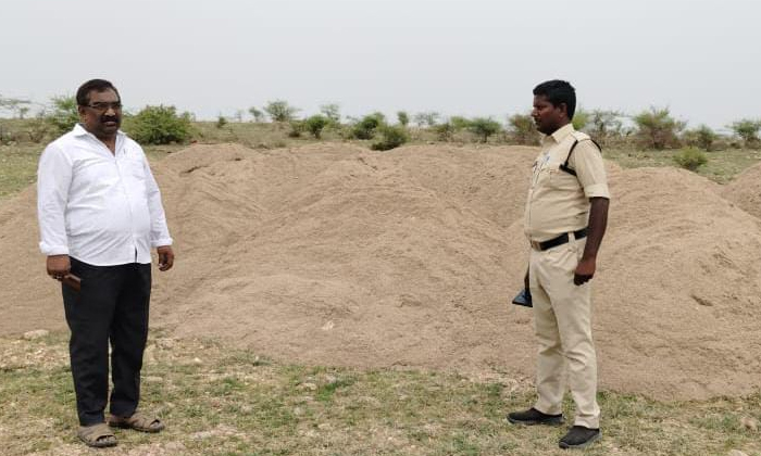  Strict Action If Sand Is Moved Without Permits Tahsildar Warns , Tahsildar Warns-TeluguStop.com