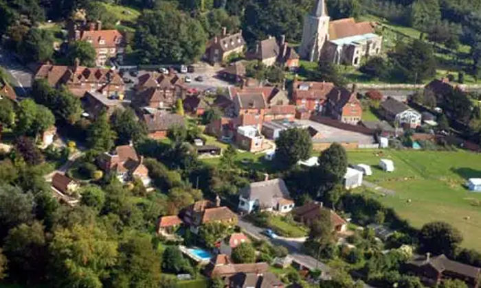  This Village In Britain Is Full Of Ghosts, Pluckley Village, England, The United-TeluguStop.com