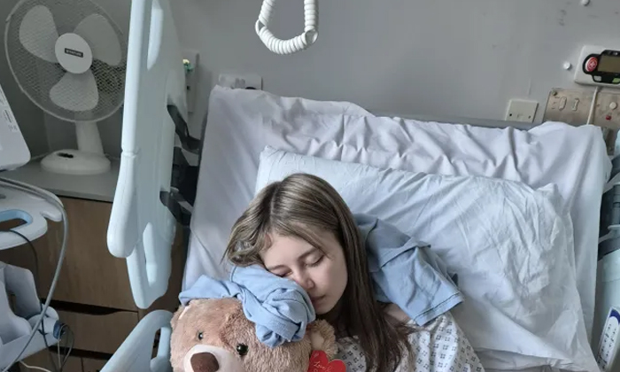 Telugu Kyla Blythe, Lungs Collapse, Nri, Uk-Telugu NRI