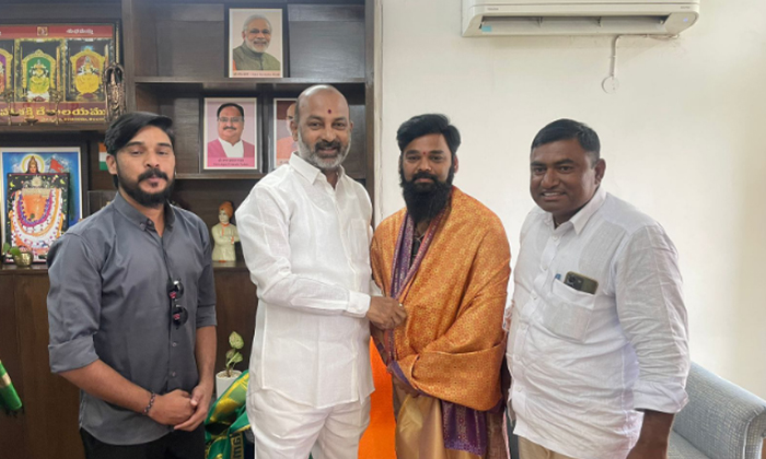  Union Minister Bandi Sanjay Congratulated Pattipaka Suresh, Union Minister Bandi-TeluguStop.com