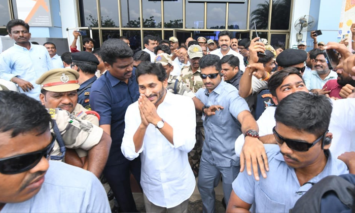  Ycp Condemns Attack Campaign On Ys Jagan House In Pulivendulu , Ycp, Ys Jagan, P-TeluguStop.com