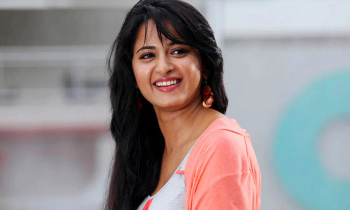  Anushka Shetty Rejects 5 Crore Offer Star Hero Movie, Anushka Shetty, Reject 5 C-TeluguStop.com