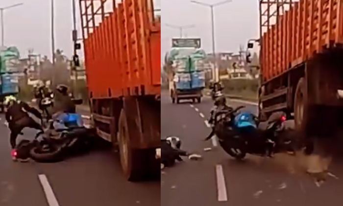  Bike Collide With Each Other After Hitting Rickshaw Leads To Accident Video Vira-TeluguStop.com