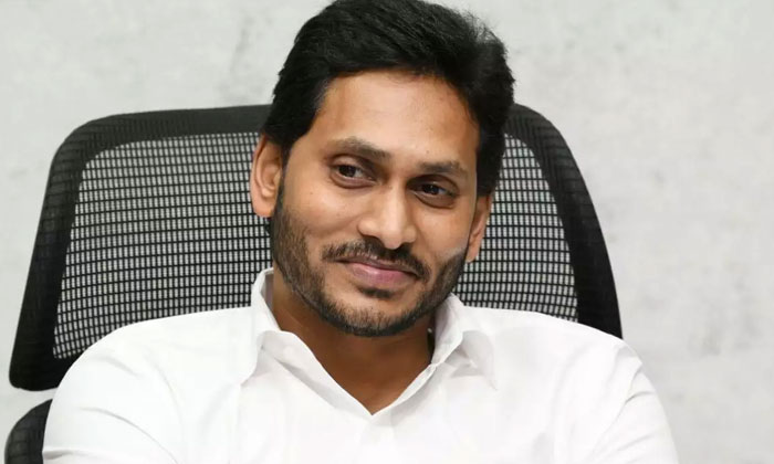  Tollywood Producer Betting On Ysrcp Party, Tollywood, Producer, Money Loss, Ycp,-TeluguStop.com