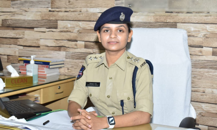  Asp Seshadrini Reddy Will Take Action If They Claim To Be Journalists And Make I-TeluguStop.com