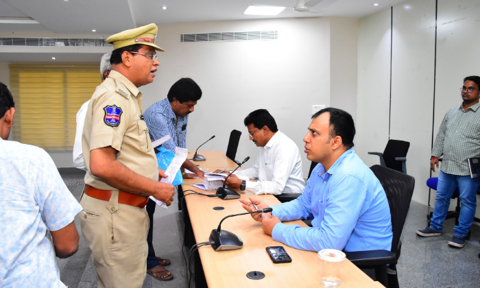  Applications Should Be Processed In Time - Collector Sandeep Kumar Jha, Applicat-TeluguStop.com