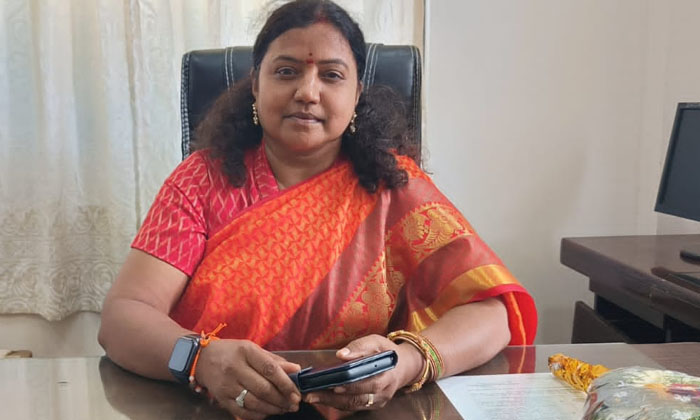  Appointment Of M Vijaya Lakshmi As New District Incharge Sc Development Officer-TeluguStop.com