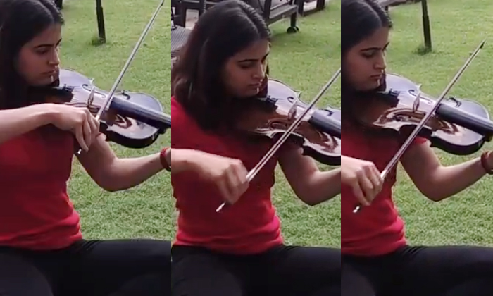  Bronze Medalist Manu Bhaker Playing National Anthem On Violin Video Viral Detail-TeluguStop.com