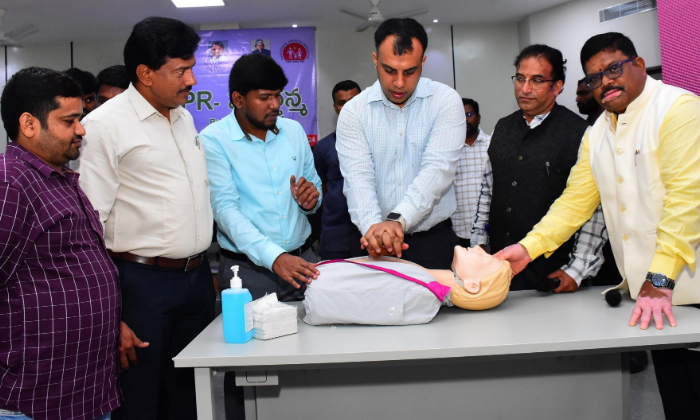  Everyone Should Be Aware Of Cpr Collector Sandeep Kumar Jha, Cpr, Collector San-TeluguStop.com