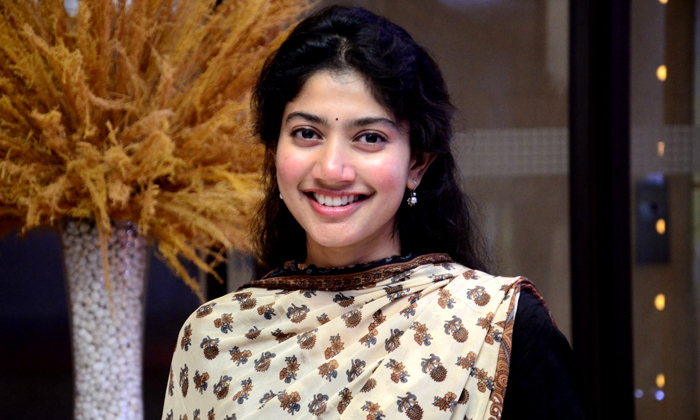  Common Points Between Sai Pallavi And Mohan Babu , Mohan Babu , Sai Pallavi, Ad-TeluguStop.com