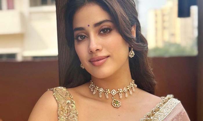  Janhvi Kapoor Sensational Comments On Social Media Rumours Janhvi Kapoor,devara,-TeluguStop.com