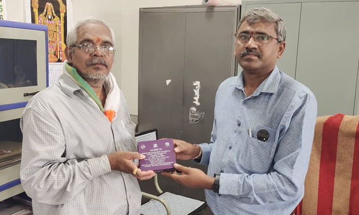  Giving Hearing Aids To The Elderly , Rajanna Sirisilla District , Hearing Prob-TeluguStop.com