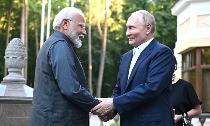  Russia To Release Indians Fighting In Ukraine War After Modi-putin Talks Details-TeluguStop.com