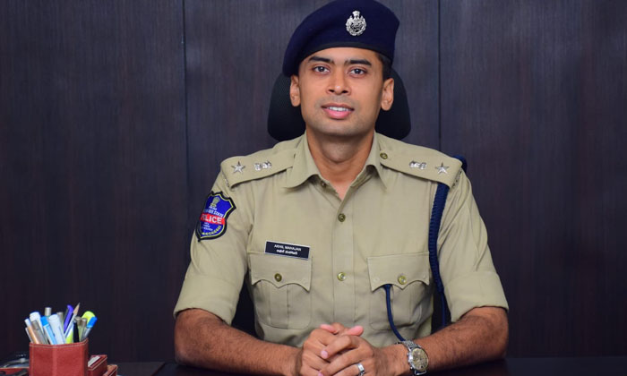  In View Of Heavy Rains, Do Not Go Out Unless It Is Urgent: District Sp Akhil Mah-TeluguStop.com