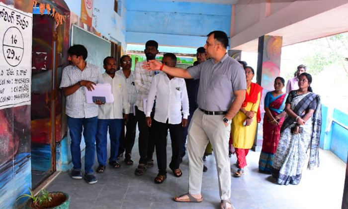  School Surroundings Should Be Clean Collector Sandeep Kumar Jha, School Surround-TeluguStop.com