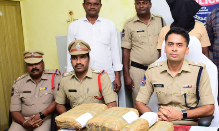  The District Police Is Cracking Down On Illegal Ganja In The District , Vemulaw-TeluguStop.com