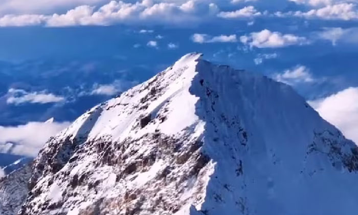  Watching The Video Of The Chinese Drone That Flew Over The Peak Of Everest, Dron-TeluguStop.com