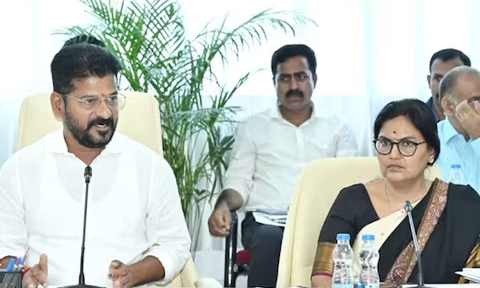  Telangana Cm Revanth Reddy' Sudden Decision On Government Officials , Y S Ja-TeluguStop.com