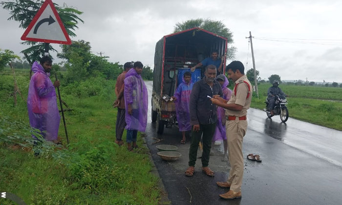  District Police Special Measures To Prevent Road Accidents, District Police, Roa-TeluguStop.com