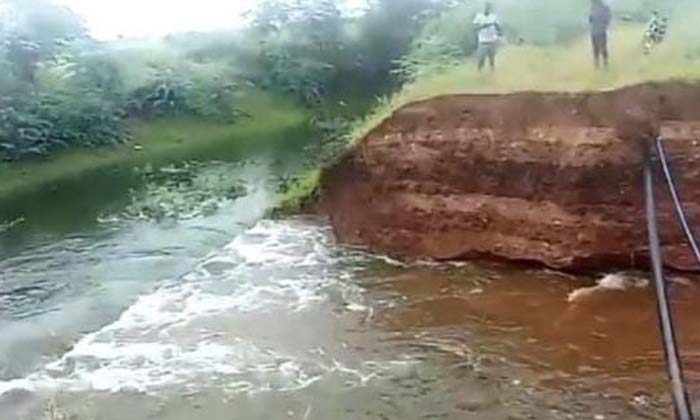  A Huge Well At Marepalli To The Sagar Flood Canal , Sagar Flood Canal, Marepal-TeluguStop.com