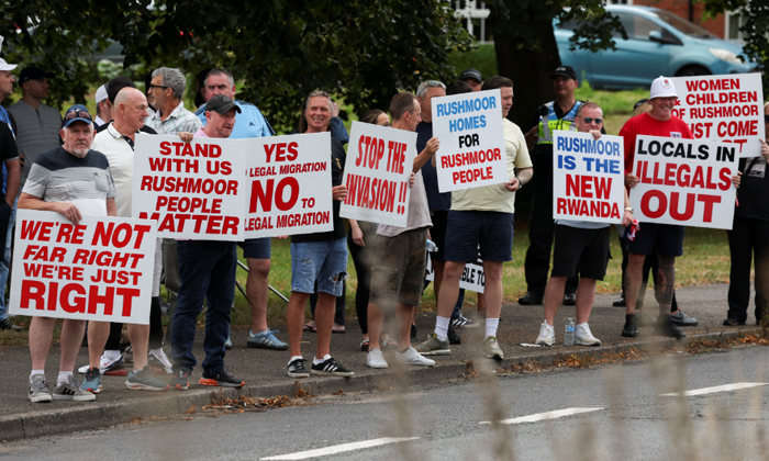 Telugu Hotel Windows, Keir, Nri, Prime, Protesters, Uk-Telugu NRI