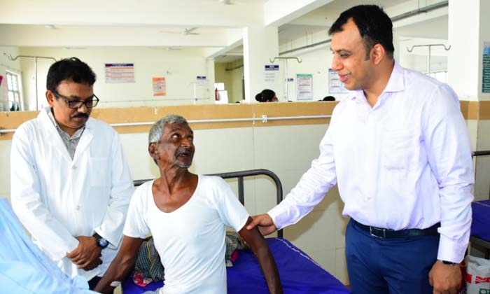  District Collector Sandeep Kumar Jha Inspected Vemulawada Regional Hospital, Dis-TeluguStop.com