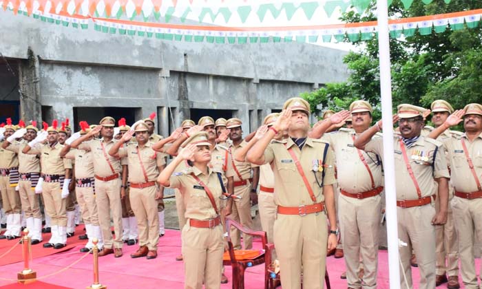  Happy 78th Independence Day To The People Of The District, Police Officers And S-TeluguStop.com