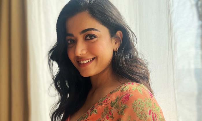  Rashmika Interesting Comments On Her Problem Initial Days ,rashmika,pushpa 2, Al-TeluguStop.com