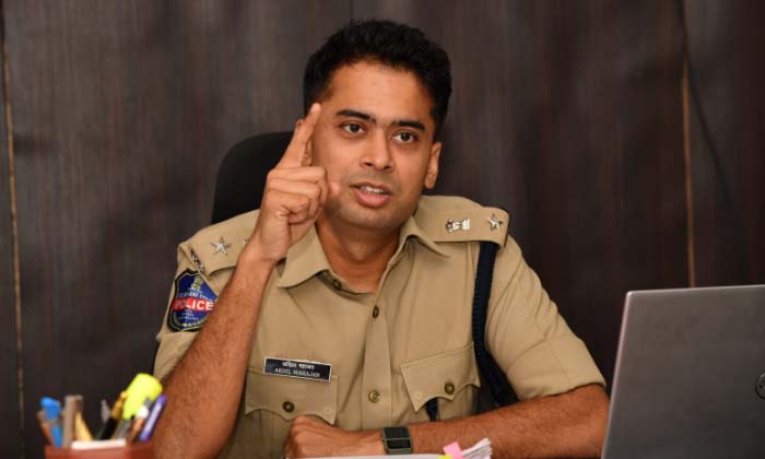  Sp Akhil Mahajan Said That Those Who Have Committed Crimes In The District Must-TeluguStop.com