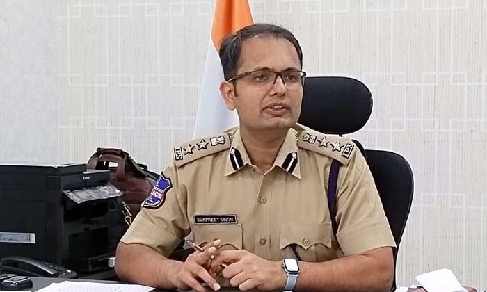  Three Constables Of Ok Station Suspended , M. Rambabu, M. Balakrishna, L. Purnac-TeluguStop.com