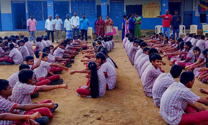  Zilla Parishad High School Pre-rakshabandhan Celebrations, Zilla Parishad High S-TeluguStop.com