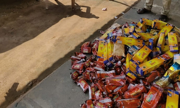  Banned Gutka Caught In Huge Quantities ,banned Gutka , Huge Quantities , Raman-TeluguStop.com